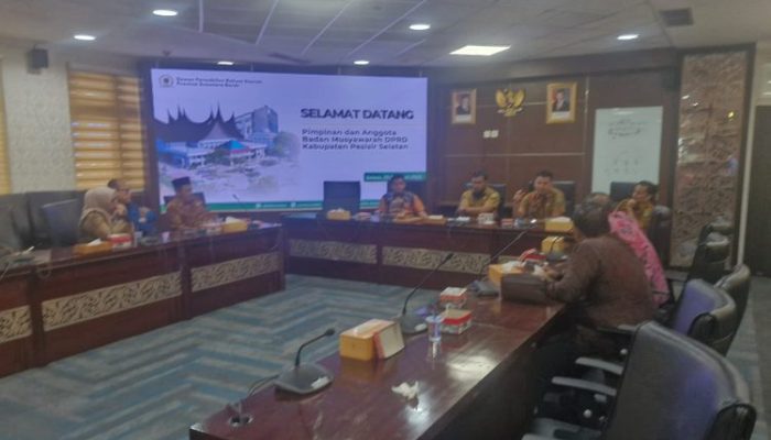 DPRD Sumbar Sambut Hangat Kunjungan Kerja Bamus DPRD Kabupaten Pesisir Selatan