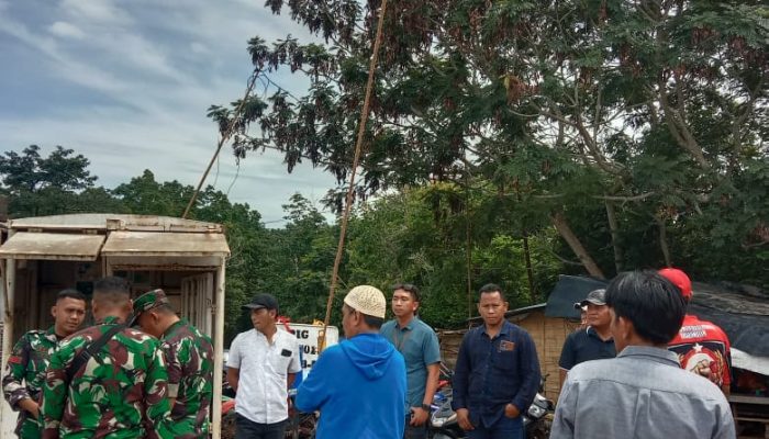 Hutang Suplai Air Bersih Tak Kunjung Dibayar Pertamina, Ketua RT. 03 Calik Bersama Warga Datangi Rig PDSI