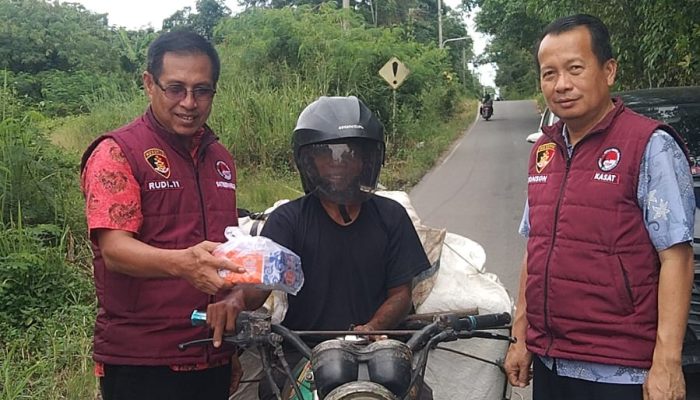 Satresnarkoba Polres Prabumulih Gelar Giat Bagi Takjil di Bulan Suci Ramadhan
