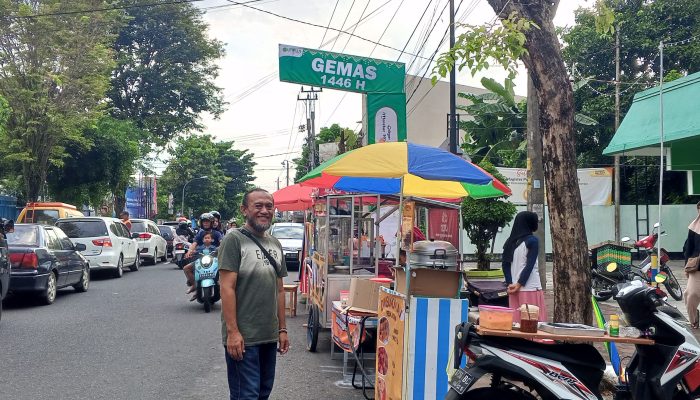 Gelar Gebyar Ramadhan Kampus, Univereitas Muhammadiyah Purworejo Adakan Pasar Takjil Sepanjang Jalan Kampus