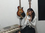 Anak Polisi Ingin Mengukir Prestasi di Dunia Tarik Suara, Okva : Bawak Lagu Ciptaan ayah dan Ingin Jadi Penyanyi Terkenal