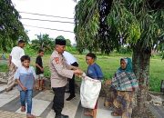 Polres Prabumulih Kembali Bagi Takjil ke Masyarakat di Bulan Suci Ramadhan