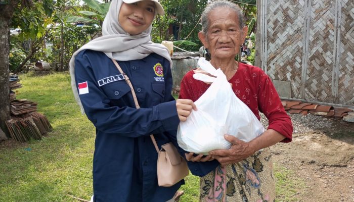 Karang Taruna Desa Sawojajar Berbagi Sembako dan Santunan Anak Yatim di Bulan Ramadhan