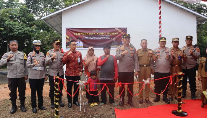 Polres Prabumulih Serahkan Hasil Bedah Rumah 2 Unit Secara Simbolis