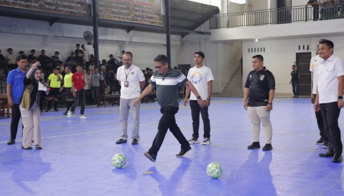 Wakil Ketua DPRD Sumbar Evi Yandri Hadiri Pembukaan Turnamen Futsal Antar SMA/SMK se-Sumatera Barat