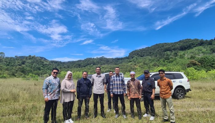 Komisi I DPRD bersama Satpol PP Sumbar Gelar Kunjungan Kerja dan Pasang Rambu Larangan Berhenti di Wisata Kelok Sembilan