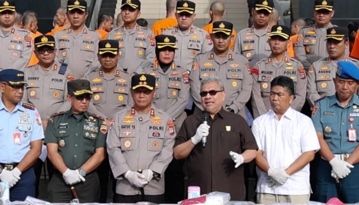 Ketua DPRD Provinsi Sumbar Muhidi Hadiri Press Rilis Kasus Narkotika di Mapolda Sumbar