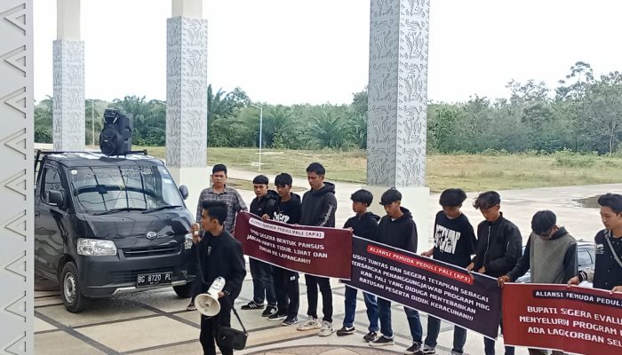 Aliansi Pemuda Pali Geruduk Kantor DPRD Pali, Minta Investigasi Terkait Keracunan Massal Program MBG