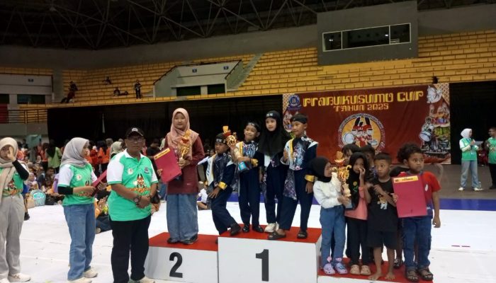 Peningkatan TK Batik Perbaik Raih 7 Piala di Kejuaraan Drum Band Prabukusumo Cup 2025