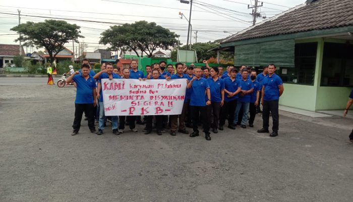 Buruh PT. Bahana Buanabox Gelar Aksi Spontan Tuntut Kejelasan PKB