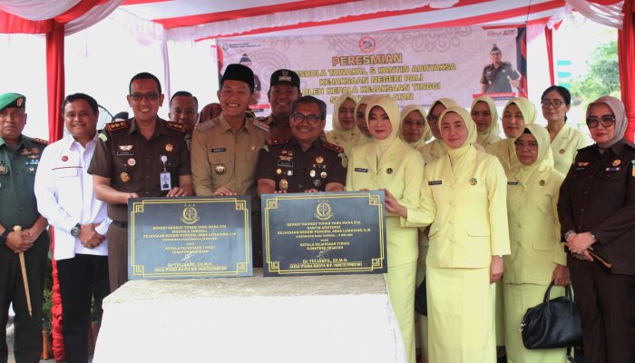 Kajati Sumsel Resmikan Mushola dan Kantin di Kejari PALI
