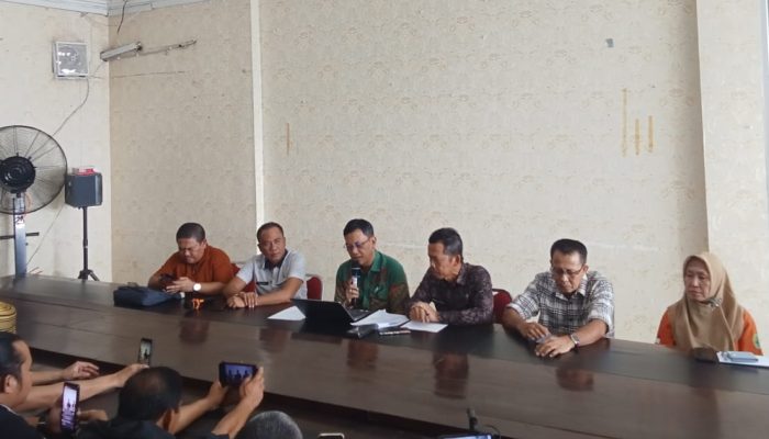 Ngotot ! Dinkes Sebut Tempe Goreng, Air Sumur Bor Air PAM Jadi Penyebab Keracunan MBG di PALI