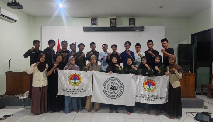 Bangkitkan Nalar Kritis Mahasiswa, DEMA STIK Kendal Adakan Nobar dan Diskusi Film Pesta Oligarki Kendal