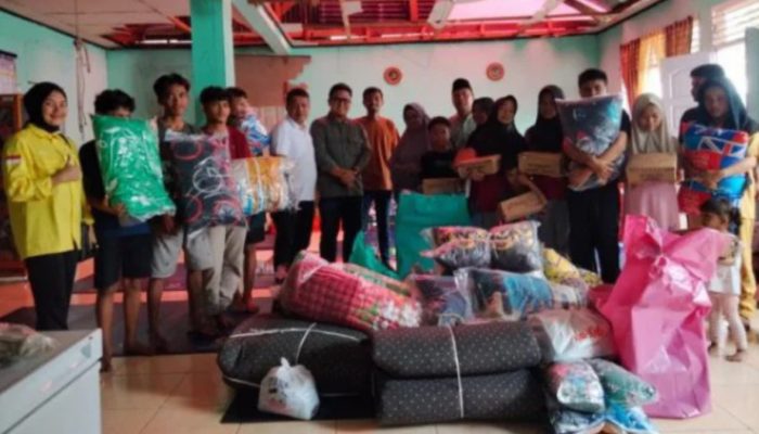 DPRD Sumbar Bantu Sepatu, Pakaian, dan Dana Tunai untuk Pati Asuhan Korban Kebakaran