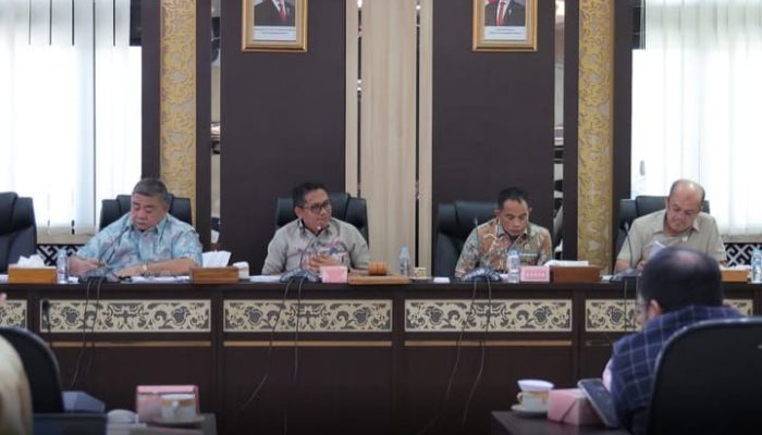 DPRD Sumbar Gelar Rapat Paripurna, Dorong Maksimalkan PAD untuk Atasi Krisis Keuangan Daerah