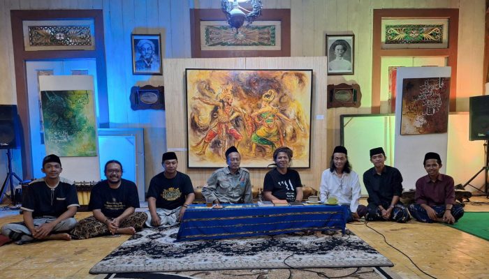 Bedah Buku, “Melihat Indonesia dari Angkutan Umum”: Merangkai Makna Kebangsaan di Ndalem Wongsorogo