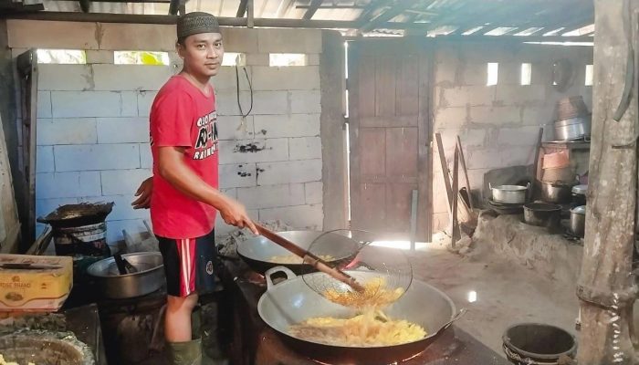 Pemuda Asal Kebumen Sukses Kembangkan Usaha Keripik Talas Hingga Tembus Pasar Antar-Kabupaten