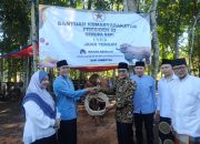 Masyarakat Desa Ketawangrejo Terima Sapi Simental Bantuan Presiden Berbobot 1,1 Ton