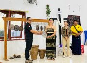 Yayasan GPS Serahkan Bantuan Alat Musik Untuk Sanggar Binaan, Lestarikan Budaya di Sabu Raijua