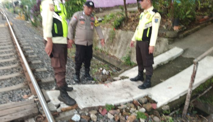 Lagi, Seorang Warga Tersenggol KA Babaranjang, Kapolres Prabumulih Himbau Masyarakat Berhati-Hati Saat Melintas Rel KA Terutama Perlintasan Tanpa Palang Pintu
