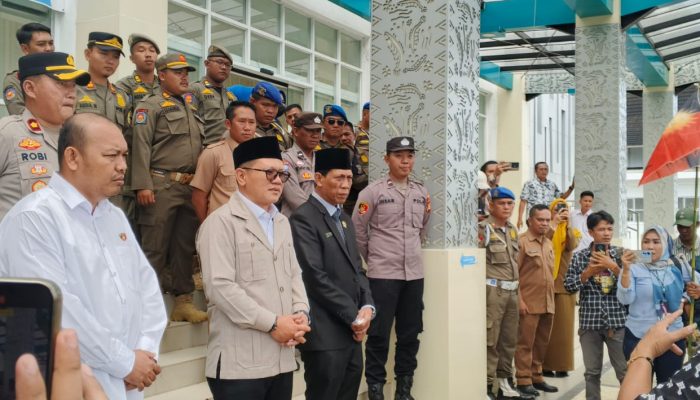 Wakil Ketua 2 DPRD Pali Tinggalkan Rapat Paripurna, Temui Masa Aksi Demo