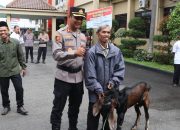 Kapolres Purworejo Serahkan Hewan Kurban kepada Masyarakat, Wujud Kepedulian di Hari Raya Idul Adha