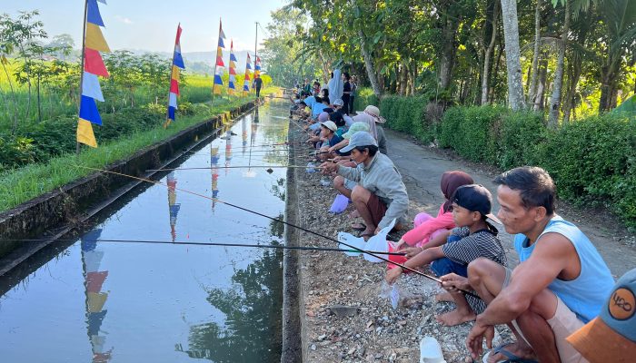 Libur Panjang, Warga Jatiluhur Ramaikan Mancing Ceria