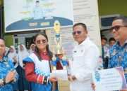 Walikota Prabumulih, H. Arlan Beri Penghargaan Langsung ke Siswa SMP Negeri 1 Prabumulih
