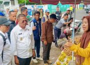 Pastikan Proses Relokasi Pedagang dari Jalan Prof. M. Yamin ke Pasar PTM II Berjalan Aman, Tertib, dan Lancar, Walikota Prabumulih Turun Langsung Ke Lapangan