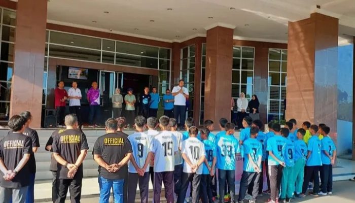 Wawako Prabumulih Resmi Lepas Keberangkatan Tim Sepak Bola U15 Untuk Piala Gubernur Sumsel Tahun 2025