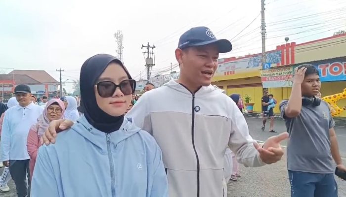 CFD Perdana Digelar di Alun-Alun Purbalingga, Bupati Fahmi Hanif Antusias Berbaur dan Bermain Olahraga Bersama Warga