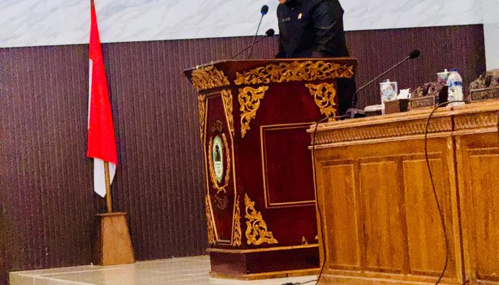 DPRD Pali Gelar Rapat Paripurna ke 7 Bahas LPJ Tahun Anggaran 2024, Ragil Saputra, S.H Ketua Fraksi PDIP Tutup Penyampaian Pandangan dengan Pantun