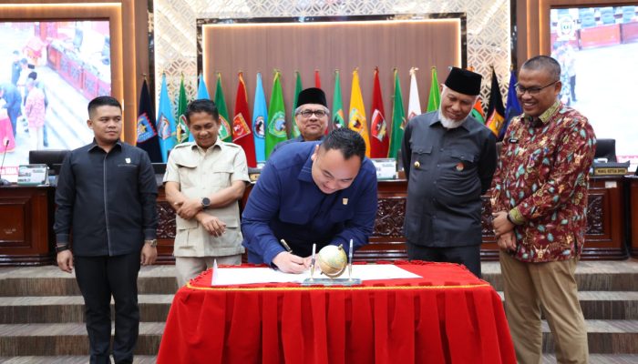 DPRD Sumbar Gelar Sidang Paripurna, Sahkan Perubahan KUA dan PPAS, Jadi Pedoman Ranperda APBD 2025