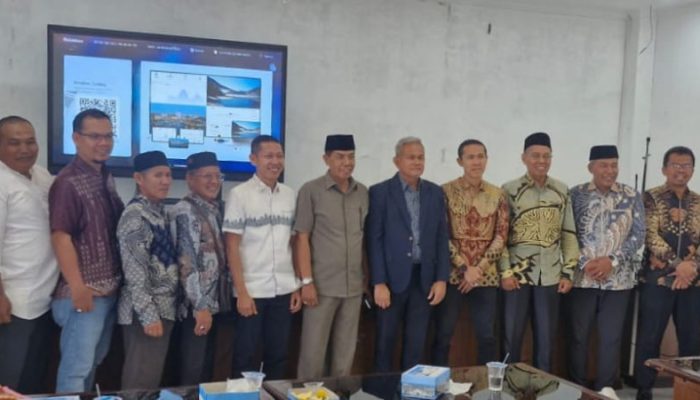 DPRD Sumbar Terima Kunjungan dari IKSB, Ranperda Harapan Pesantren El Sunuri Terima Bantuan