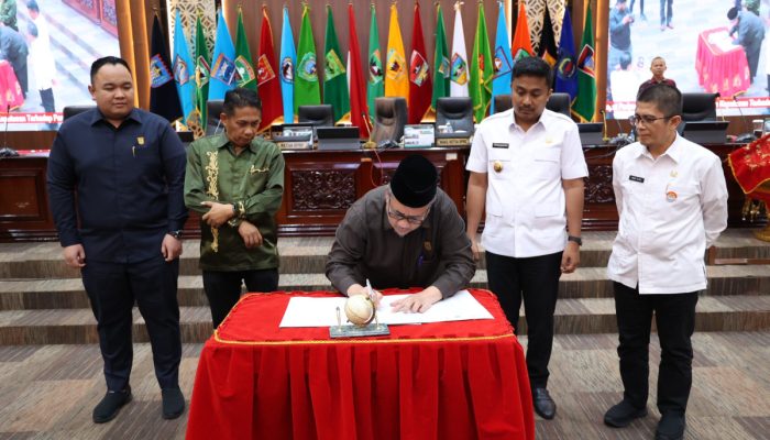 DPRD Sumbar Gelar Rapat Paripurna, Sepakati Awal RPJMD 2025–2029 dan Ranperda Pertanggungjawaban APBD 2024