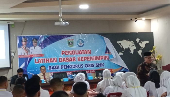 Ketua DPRD Sumbar Muhidi Hadiri LDK Pengurus Osis SMK, ekankan Penguatan Kepemimpinan Berbasis Kearifan Lokal