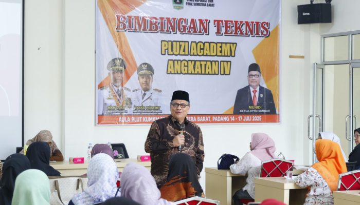 DPRD Sumbar Muhidi Jadi Narasumber di Bimtek Pluzi Academy Angkatan IV, Dorong UMKM Berbasis Nilai Religius