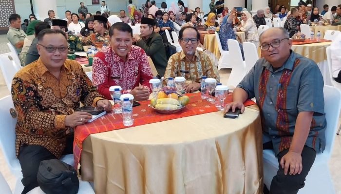 Kadis Pendidikan Humbahas Rapat FGD Penerapan Lima Hari Sekolah di Medan