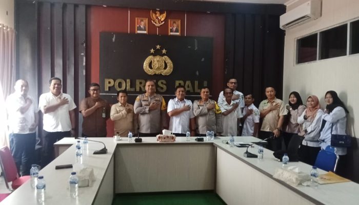 Perkuat Sinergi Antar Lembaga Ketua KONI Pali dan Kepengurusan Berkunjung Ke Polres Pali