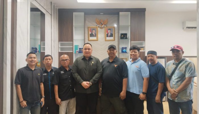 Wakil Ketua DPRD Terima Audiensi PJKIP Sumbar, Dorong Keterbukaan Informasi Publik