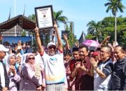 HUT ke-80 RI di Padang, Sepuluh Ribu Peserta Ikuti Jalan Santai Parade Merah Putih
