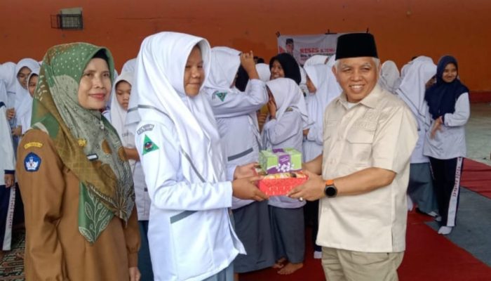 DPRD Sumbar H Nurfirman Wansyah Reses ke SMAN 1 Solsel, Siapkan Siswa Hadapi Tantangan Globalisasi