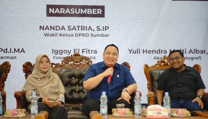 Wakil Ketua DPRD Sumbar Narasumber di Padang Photo Festival, Nanda : Fotografi Alat Perjuangan
