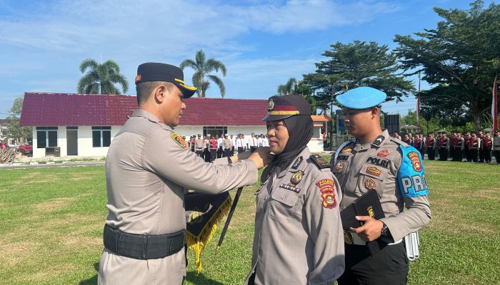 Terima Kenaikan Pangkat Pengabdian, Sri Djumiati Personel Polres Prabumulih Resmi Berpangkat Komisaris Polisi