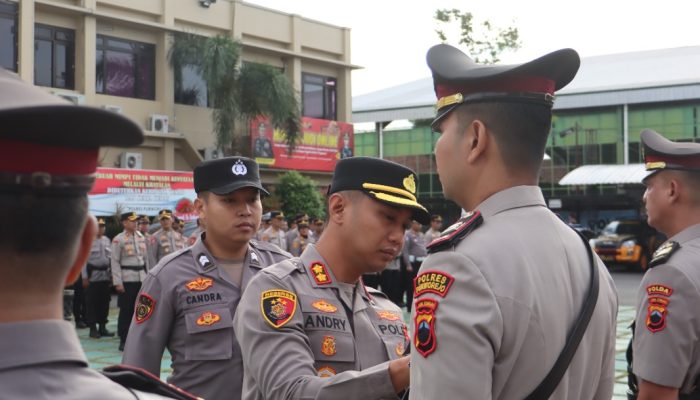 Serah Terima Jabatan Pejabat Utama dan Kapolsek Jajaran Polres Purworejo, Kapolres: Akselerasikan Tugas untuk Jawab Persoalan Masyarakat