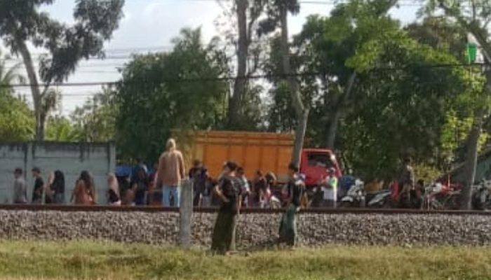 Peristiwa Orang Menemper Kereta Api Ganggu Perjalanan KA di Lintas Kutoarjo – Butuh