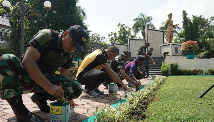 Kodim 0708 Purworejo Gelar Karya Bakti Pembersihan dan Pengecatan Monumen Jenderal Ahmad Yani