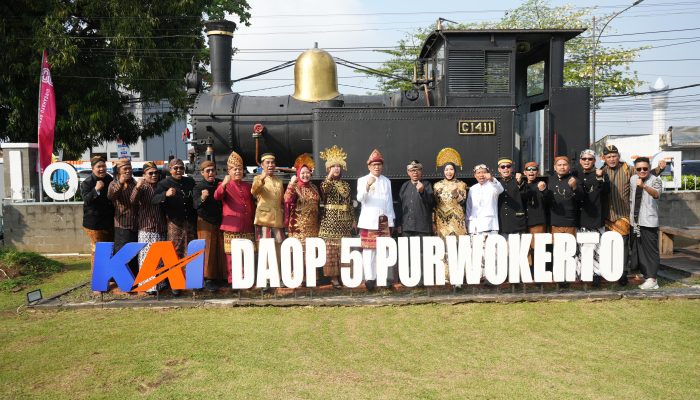 Semarak Kemerdekaan, Jajaran Manajemen KAI Daop 5 Purwokerto Kenakan Wastra Nusantara