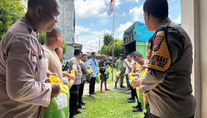 Polres Prabumulih Kerja sama Dengan Bulog dan Disperindag Gelar Gerakan Pangan Murah di Halaman Kantor Lurah Tanjung Raman