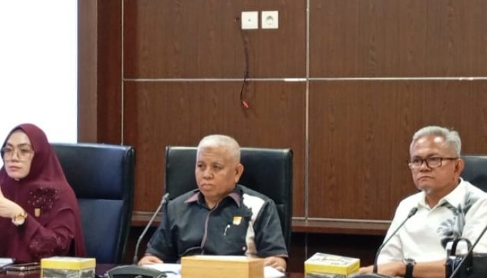 DPRD Sumbar Rapat Finalisasi Ranperda Fasilitasi dan Pengelolaan Pesantren, Kemenag Sumbar Dukung Penuh